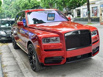 Rolls-Royce Cullinan màu đỏ hơn 40 tỷ độ độc nhất Việt Nam
