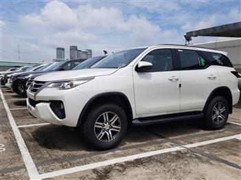 Toyota Fortuner khan hàng đầu tháng 12 - Nỗi lo bị hét giá xe của khách Việt khi Tết tới gần