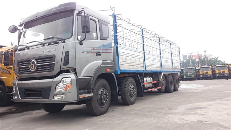 Xe tải Trường Giang 21.805T thùng mui bạt là dòng xe tải nặng 5 chân 7