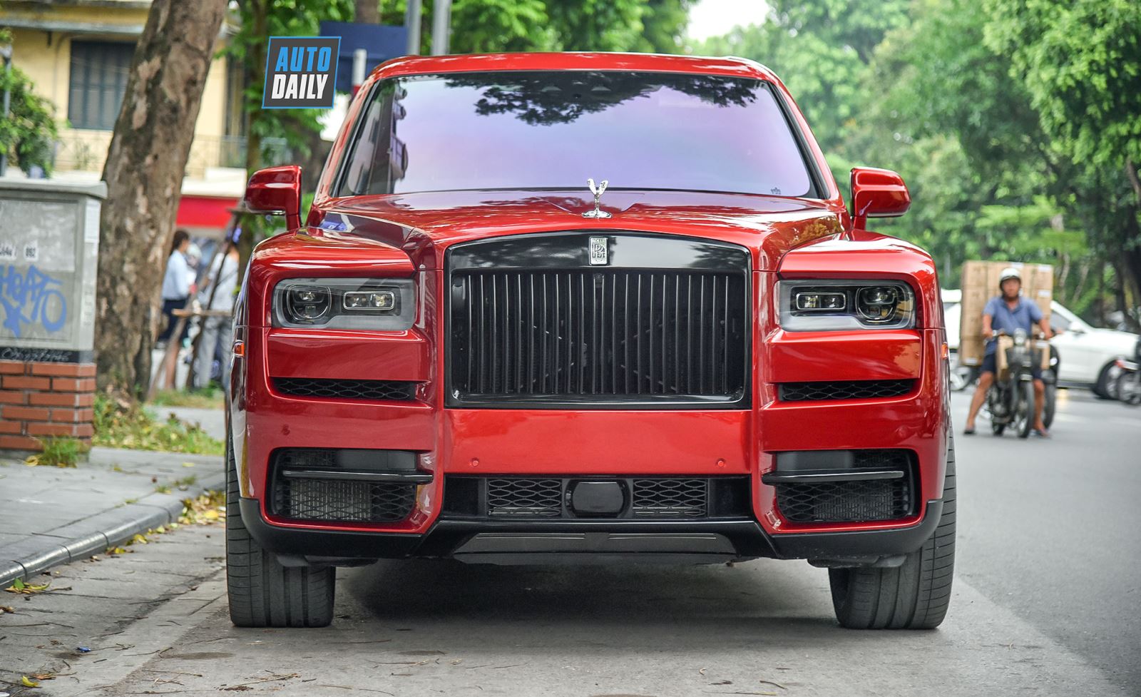 Rolls-Royce Cullinan màu đỏ hơn 40 tỷ độ độc nhất Việt Nam 32