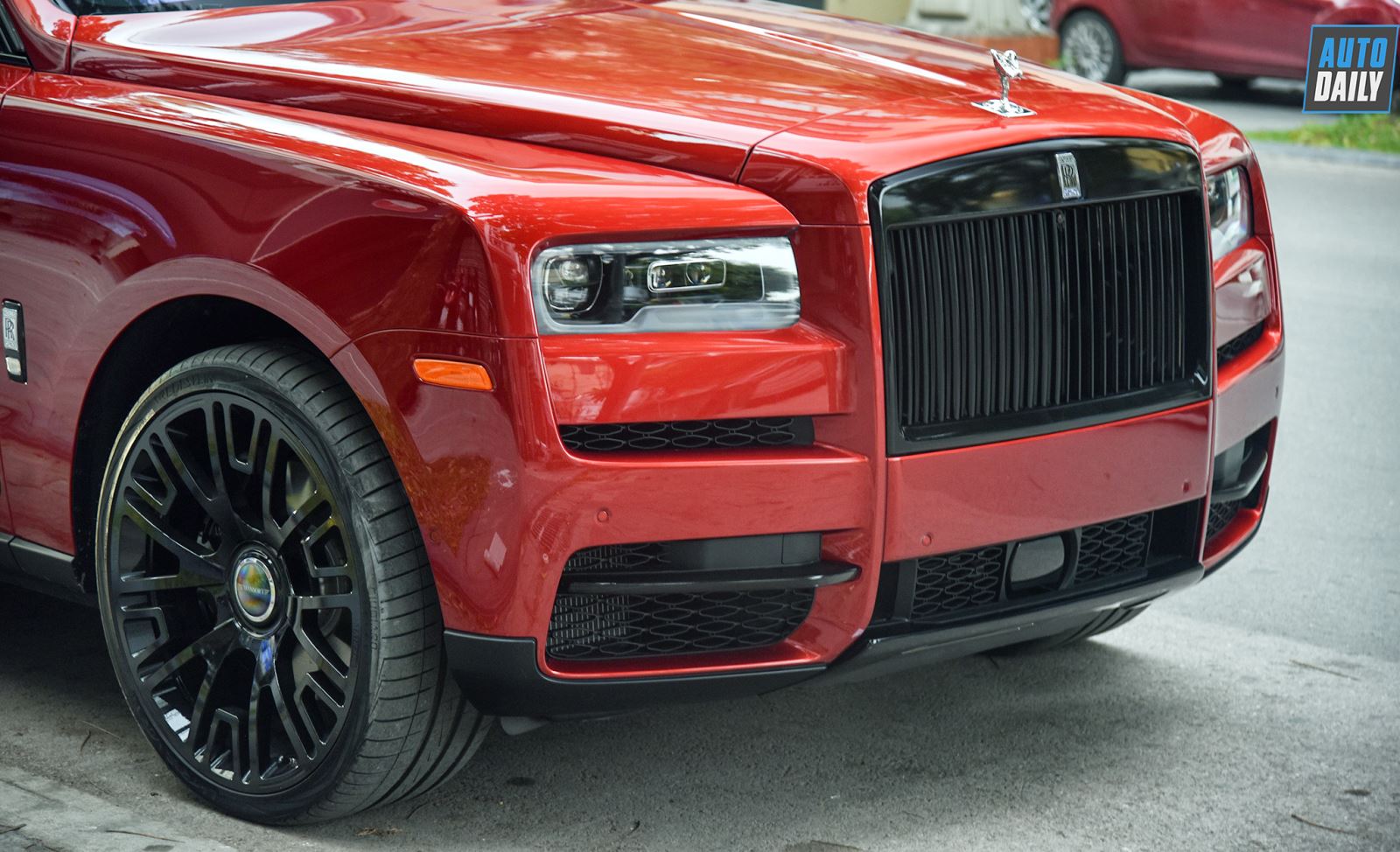 Rolls-Royce Cullinan màu đỏ hơn 40 tỷ độ độc nhất Việt Nam 34